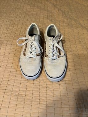 Women’s Vans Leopard Accent Sneakers